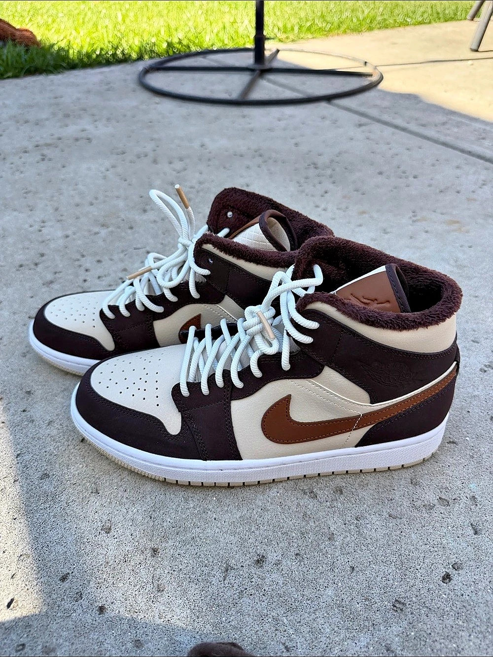 Nike Air Jordan 1 Mid Sneakers Brown & White US 9.5 Like New